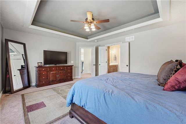 6015 N Ames Avenue, Kansas City, MO 64151