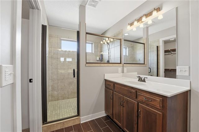 6015 N Ames Avenue, Kansas City, MO 64151