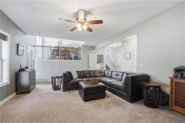 6015 N Ames Avenue, Kansas City, MO 64151