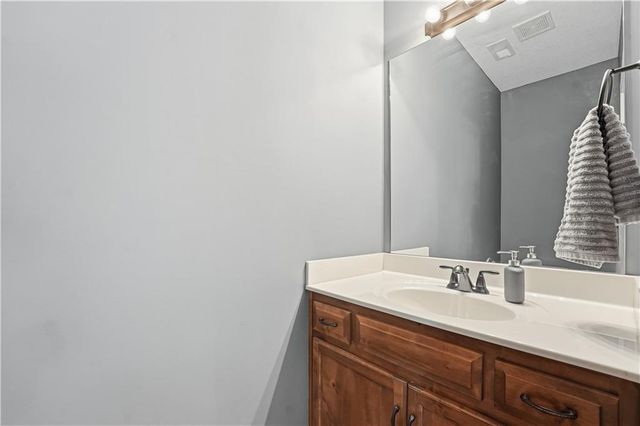 6015 N Ames Avenue, Kansas City, MO 64151