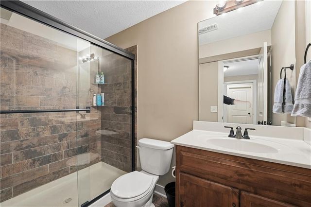 6015 N Ames Avenue, Kansas City, MO 64151