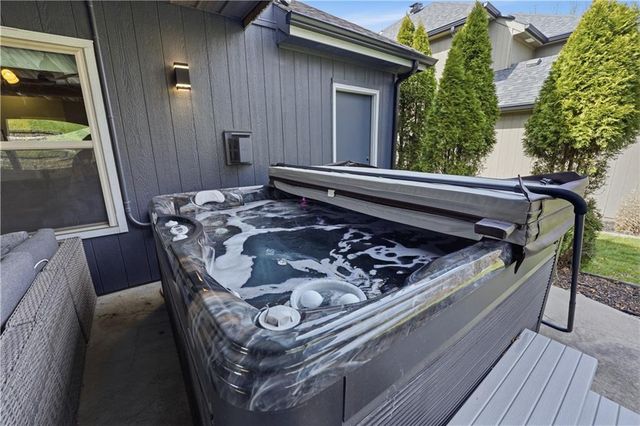 6015 N Ames Avenue, Kansas City, MO 64151