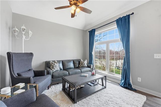 6015 N Ames Avenue, Kansas City, MO 64151