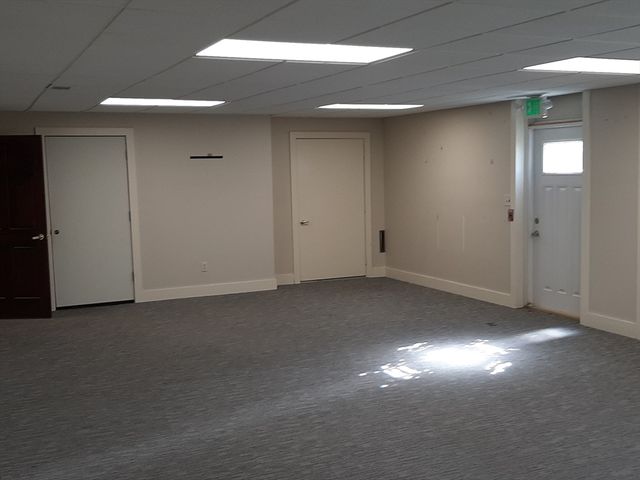 2 Crane Park Drive East, Wilbraham, MA 01095