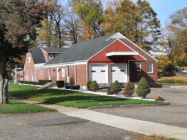 2 Crane Park Drive East, Wilbraham, MA 01095