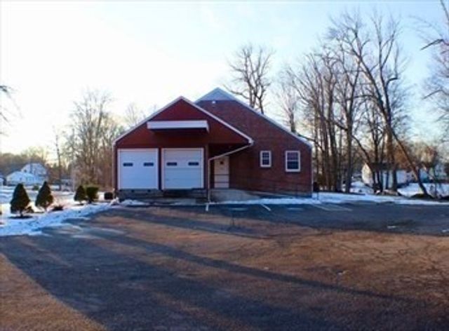 2 Crane Park Drive East, Wilbraham, MA 01095