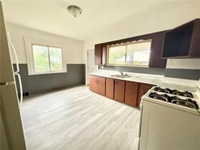 864 Vankirk St, Clairton, PA 15025