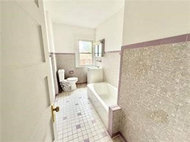 864 Vankirk St, Clairton, PA 15025