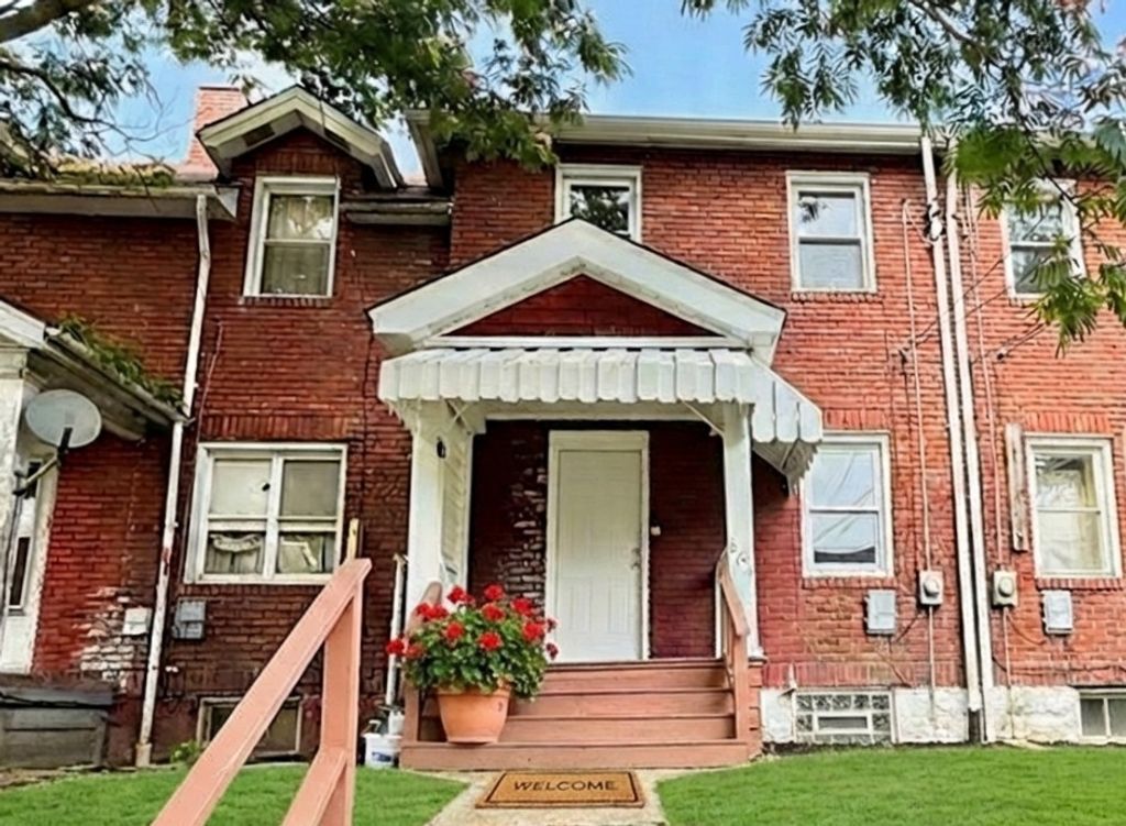 864 Vankirk St, Clairton, PA 15025