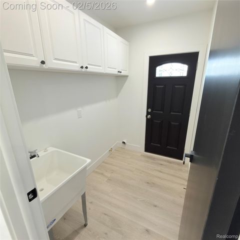 37319 Jerome Drive, Sterling Heights, MI 48312