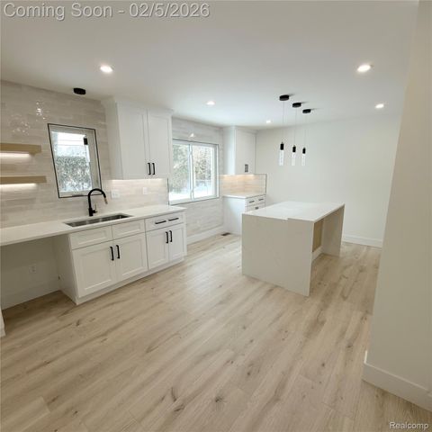 37319 Jerome Drive, Sterling Heights, MI 48312