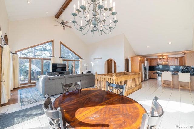 21774 East River Road, Grosse Ile Township, MI 48138