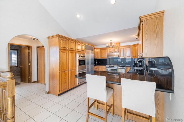 21774 East River Road, Grosse Ile Township, MI 48138