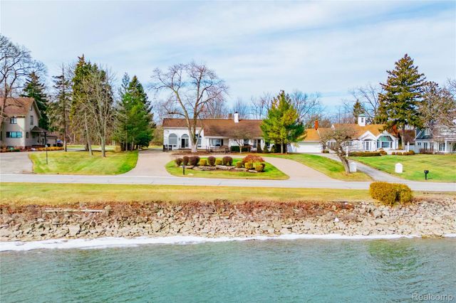 21774 East River Road, Grosse Ile Township, MI 48138