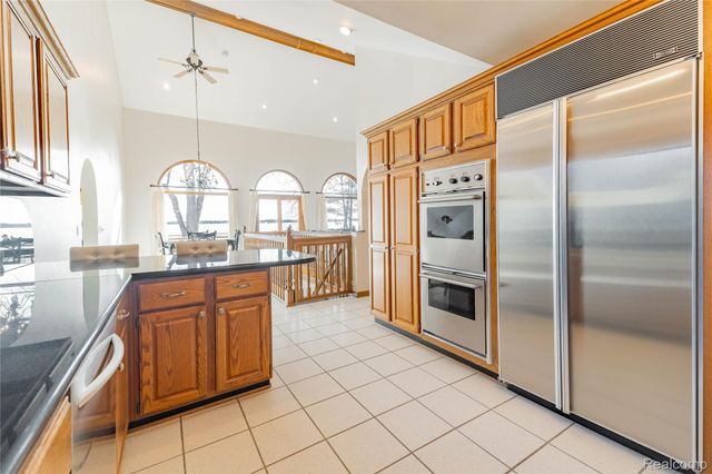 21774 East River Road, Grosse Ile Township, MI 48138