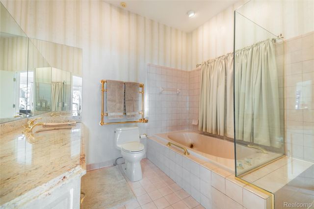 21774 East River Road, Grosse Ile Township, MI 48138