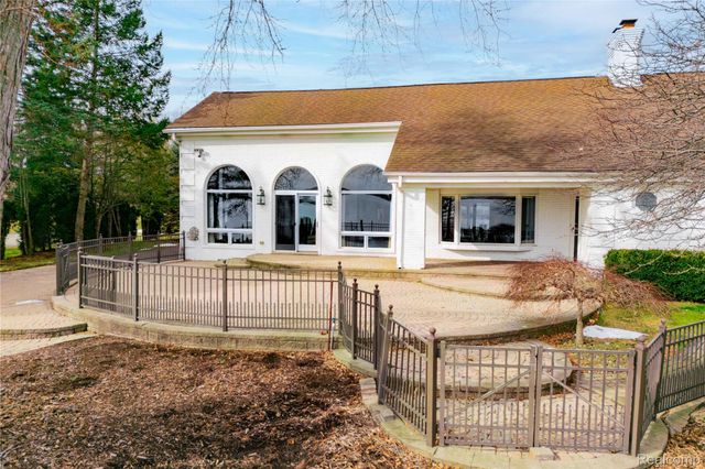 21774 East River Road, Grosse Ile Township, MI 48138