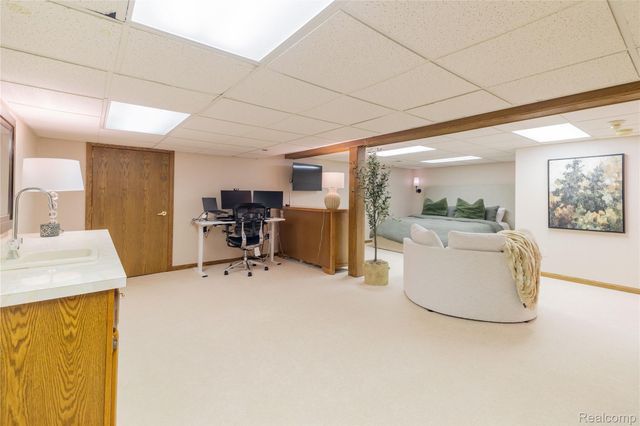 21774 East River Road, Grosse Ile Township, MI 48138