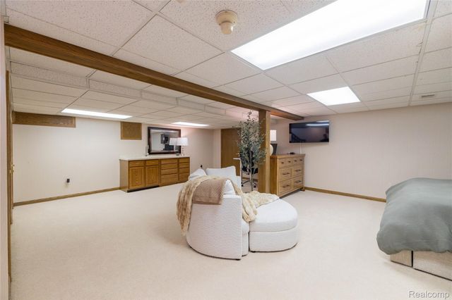 21774 East River Road, Grosse Ile Township, MI 48138