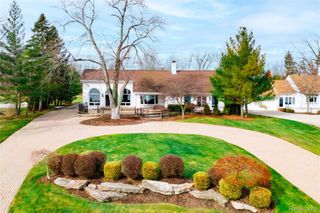 21774 East River Road, Grosse Ile Township, MI 48138