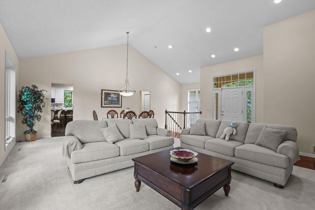 1711 Little Crow Drive, South Saint Paul, MN 55075
