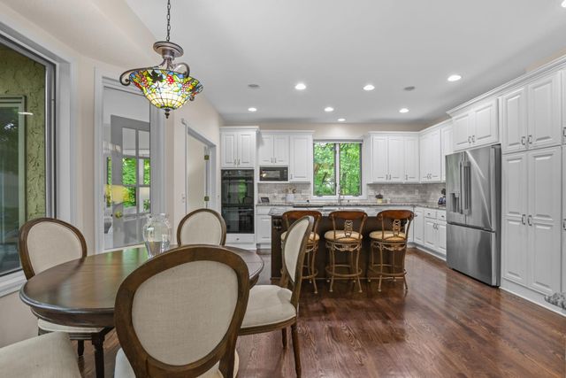 1711 Little Crow Drive, South Saint Paul, MN 55075