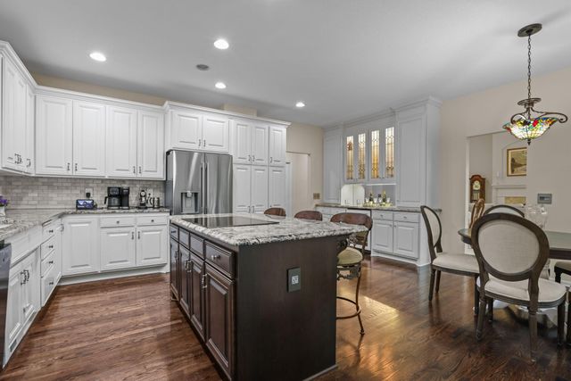 1711 Little Crow Drive, South Saint Paul, MN 55075