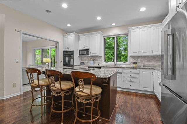 1711 Little Crow Drive, South Saint Paul, MN 55075