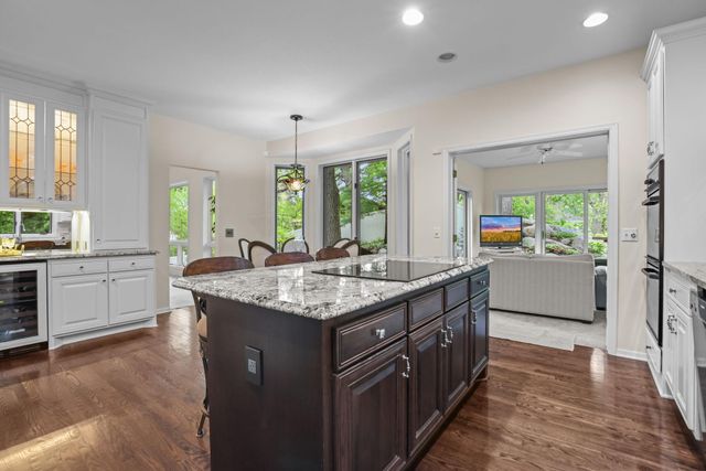 1711 Little Crow Drive, South Saint Paul, MN 55075
