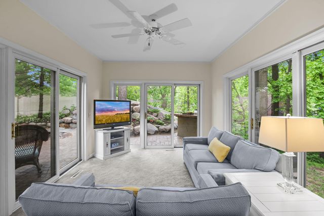 1711 Little Crow Drive, South Saint Paul, MN 55075