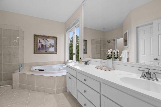 1711 Little Crow Drive, South Saint Paul, MN 55075