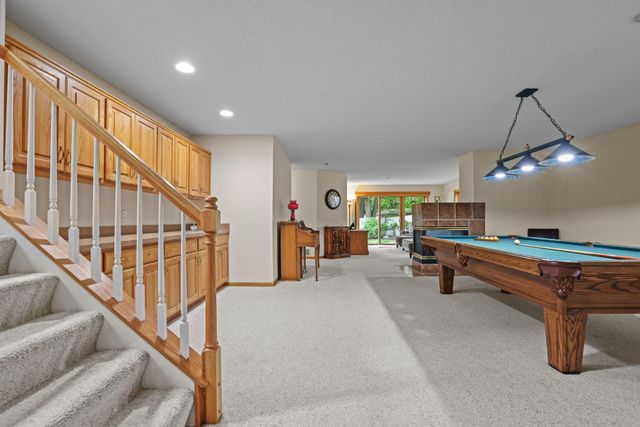 1711 Little Crow Drive, South Saint Paul, MN 55075