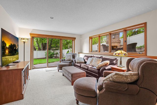 1711 Little Crow Drive, South Saint Paul, MN 55075