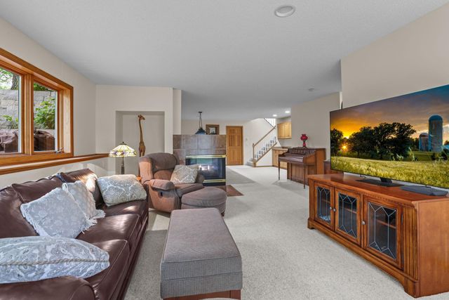 1711 Little Crow Drive, South Saint Paul, MN 55075