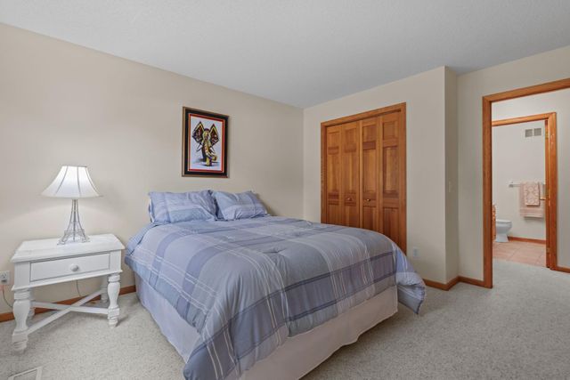 1711 Little Crow Drive, South Saint Paul, MN 55075