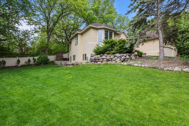 1711 Little Crow Drive, South Saint Paul, MN 55075