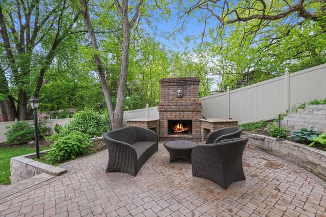 1711 Little Crow Drive, South Saint Paul, MN 55075