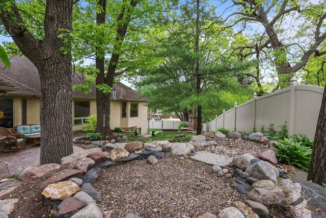 1711 Little Crow Drive, South Saint Paul, MN 55075