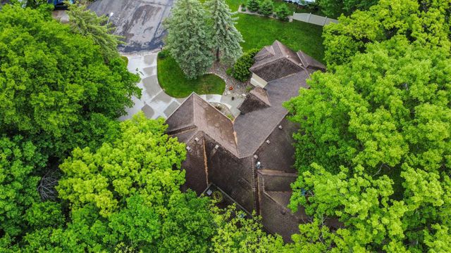 1711 Little Crow Drive, South Saint Paul, MN 55075