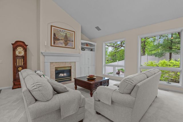 1711 Little Crow Drive, South Saint Paul, MN 55075