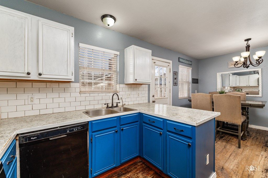 Image 14 of property listing at 408 Murrell Ave, Ballinger, TX 76821