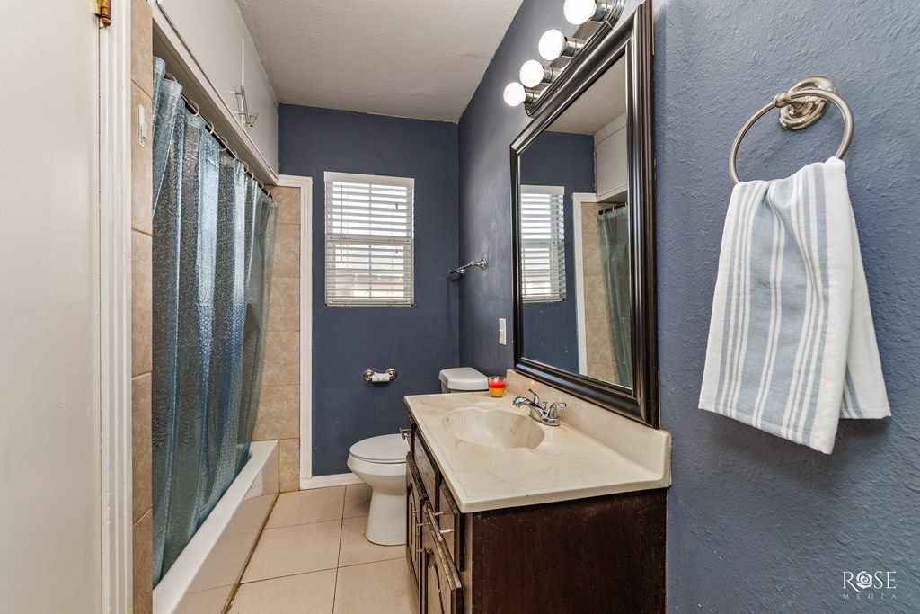 Image 20 of property listing at 408 Murrell Ave, Ballinger, TX 76821