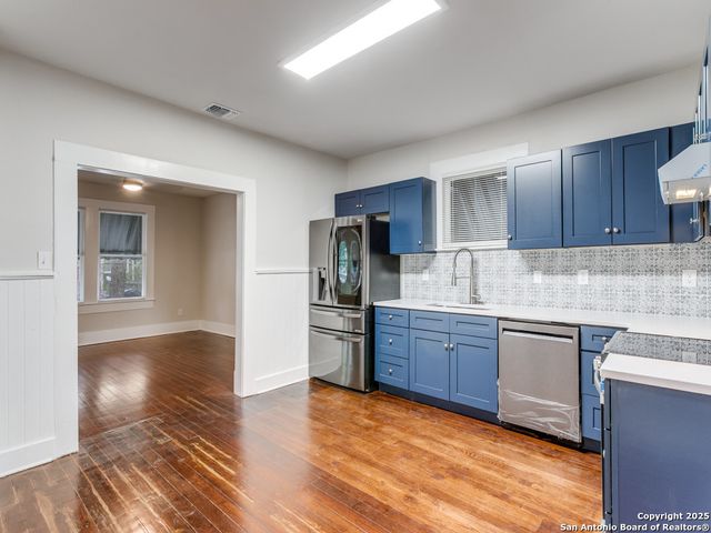 1035 W Elsmere, San Antonio, TX 78201