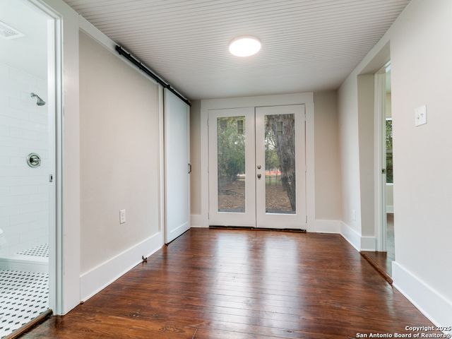 1035 W Elsmere, San Antonio, TX 78201