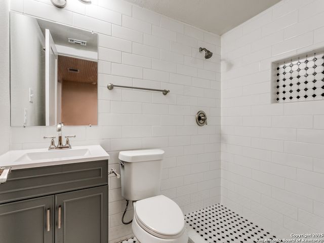 1035 W Elsmere, San Antonio, TX 78201