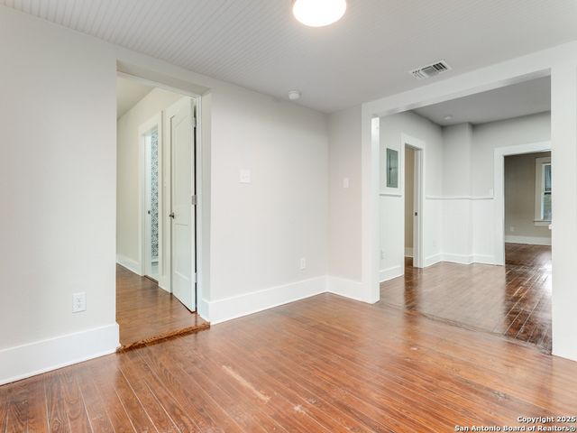 1035 W Elsmere, San Antonio, TX 78201