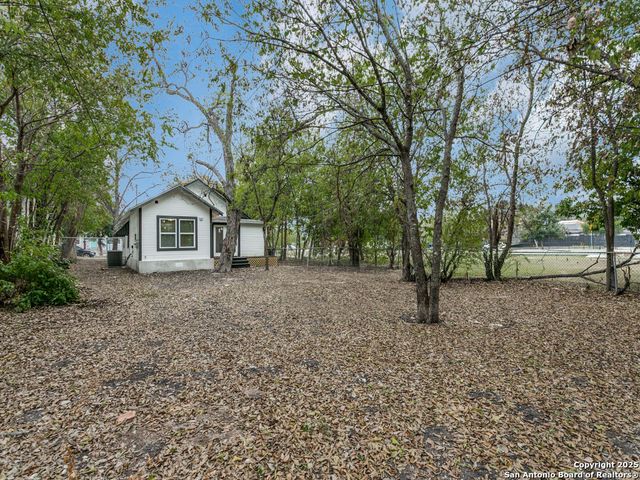 1035 W Elsmere, San Antonio, TX 78201