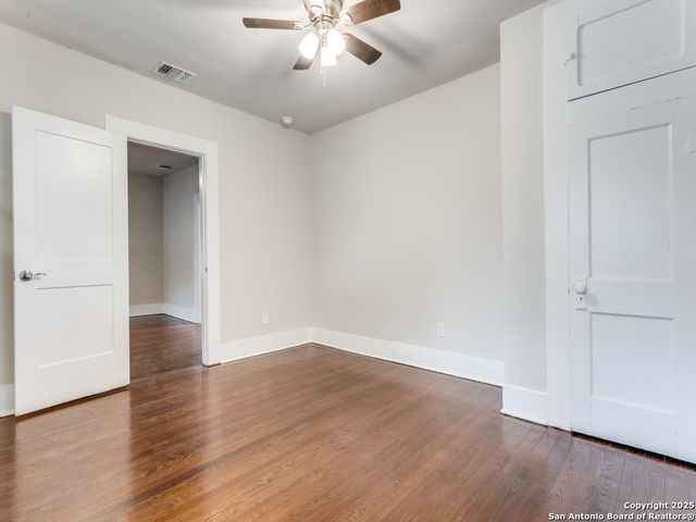 1035 W Elsmere, San Antonio, TX 78201