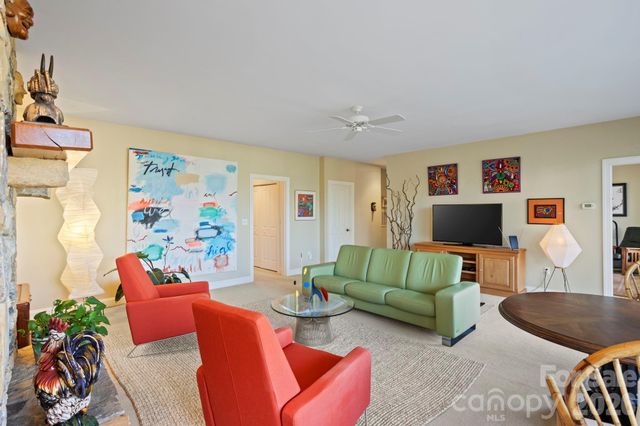 120 Founders Drive, Flat Rock, NC 28731