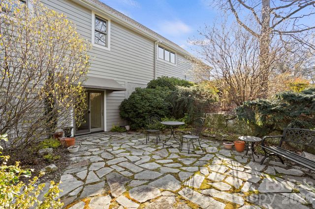 120 Founders Drive, Flat Rock, NC 28731